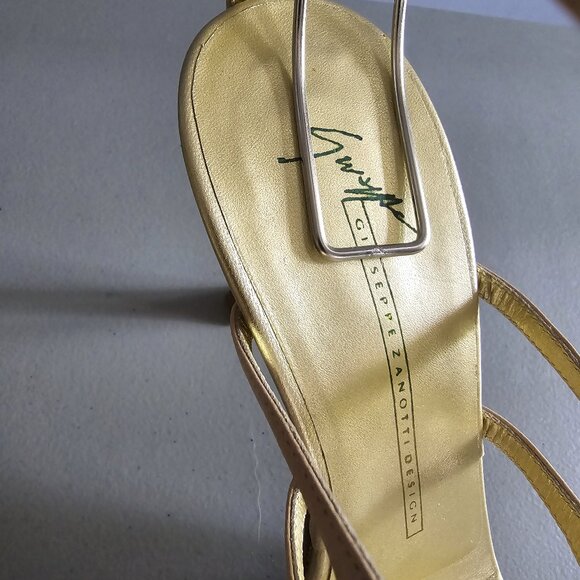 Giuseppe Zanotti  Heels- Vintage-never Worn - Picture 5 of 6